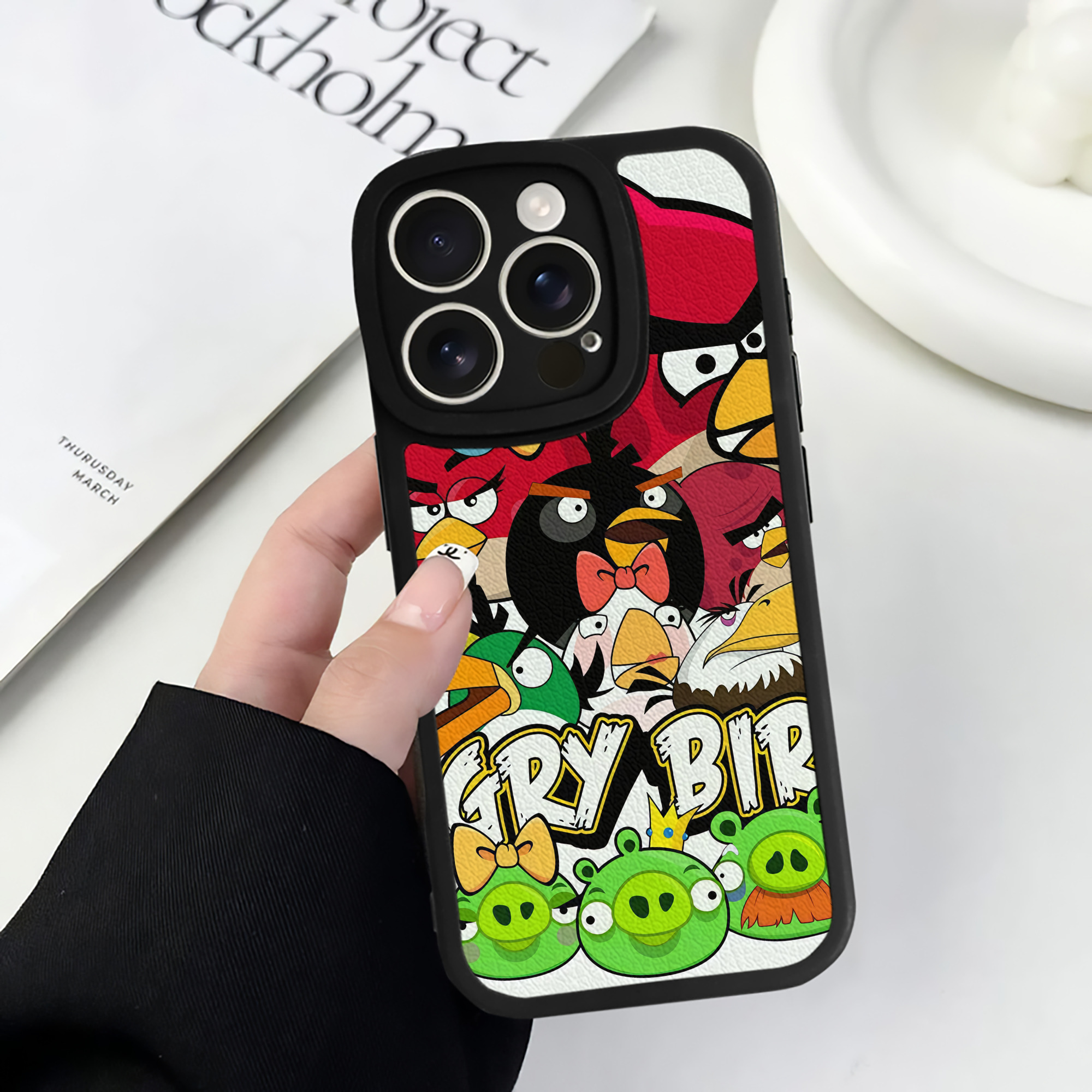 （画像用） Angry Birds アングリーバード 【iPhone 16シリーズ対応】シリコンスマホケース（レザー調） 材質：シリコン